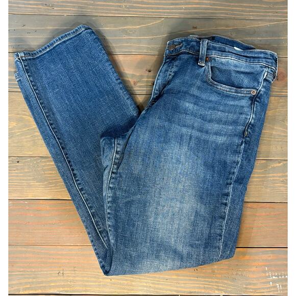 Lucky Brand Mid Rise Straight Sweet blue jeans women's size 14 - Picture 1 of 12